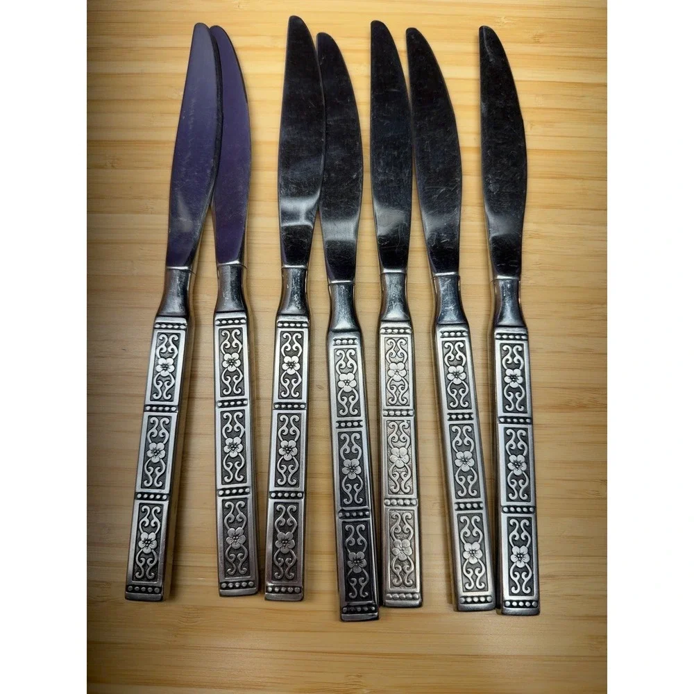 Oneida Isabella Stainless Dinner Knives Lot of 7 Floral Scroll Flatware USA